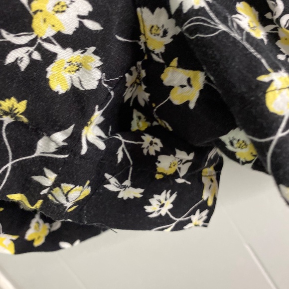 Toi & Moi Loose Fitting Flower Print Shorts - Picture 2 of 4